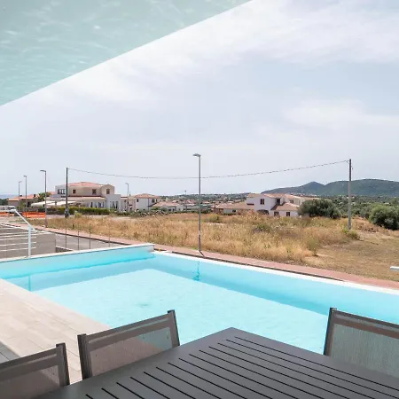 Con Piscina Privata Budoniaffitti * Budoni